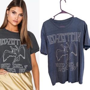 Led Zeppelin- Achilles Last Stand Grey Blue Short Sleeve T-shirt, Size Large